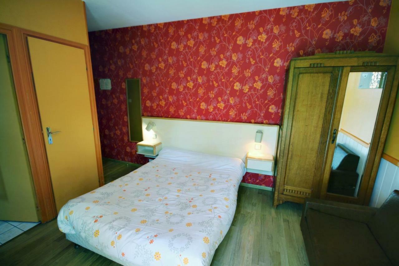 Hotel Les Messageries Saint-Flour  Zimmer foto