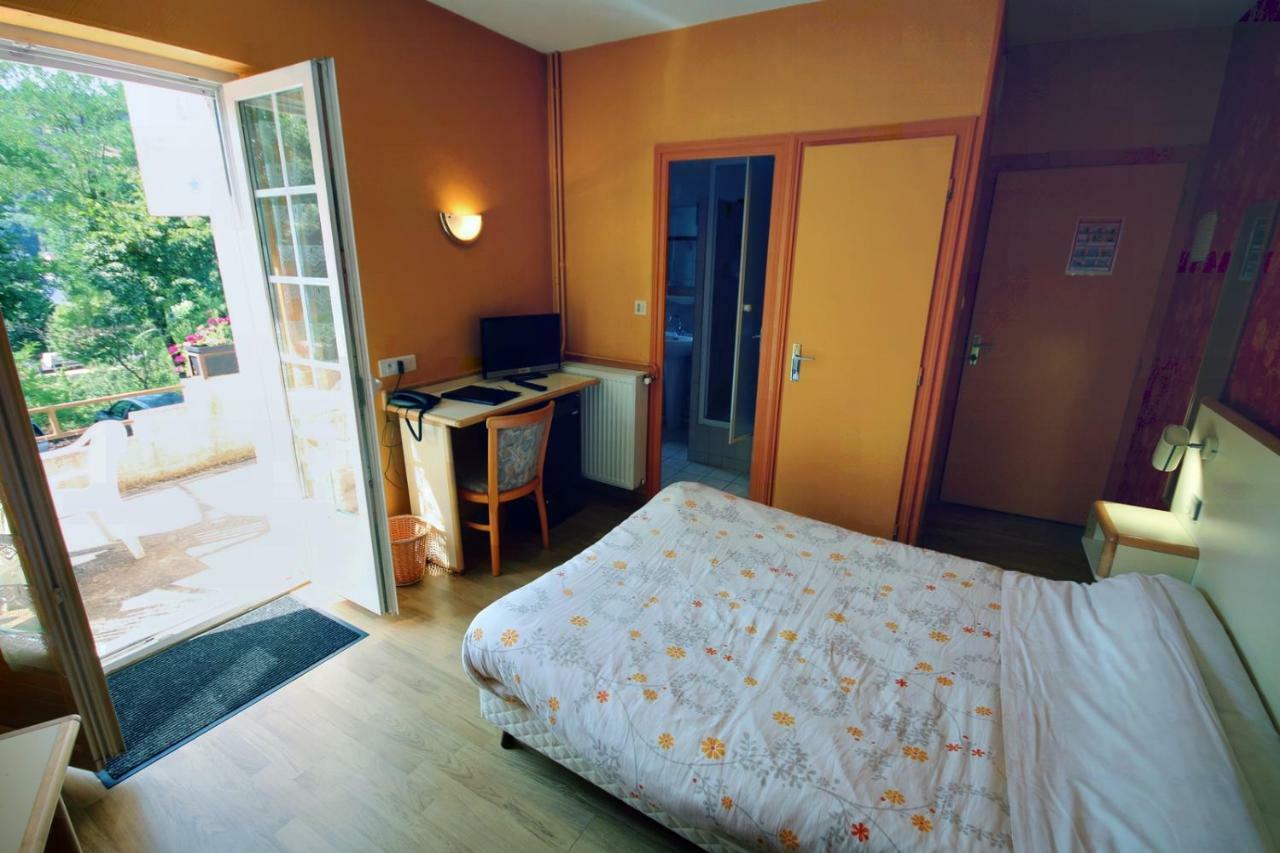 Hotel Les Messageries Saint-Flour  Zimmer foto