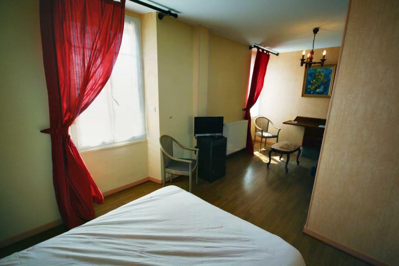 Hotel Les Messageries Saint-Flour  Zimmer foto